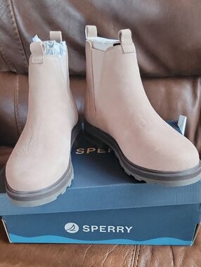 Sperry Women's Beige Chelsea Lug Ankle Boots Size 10 NWT